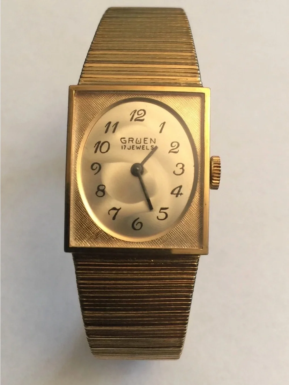 Vintage Gruen 17 Jewels Mechanical Movement Watch Original Bracelet Runs